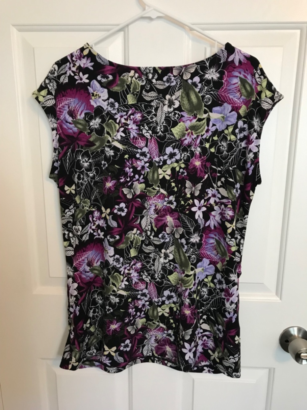 Christopher & Banks Floral Ruched Side Short Sleeve Knit Top Size L Black - Picture 2 of 5
